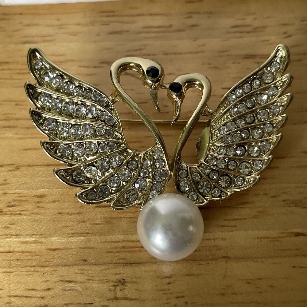 Rhinestone Swans Faux Pearl Brooch Pin Open Wings  Fashion Jewelry Brand New